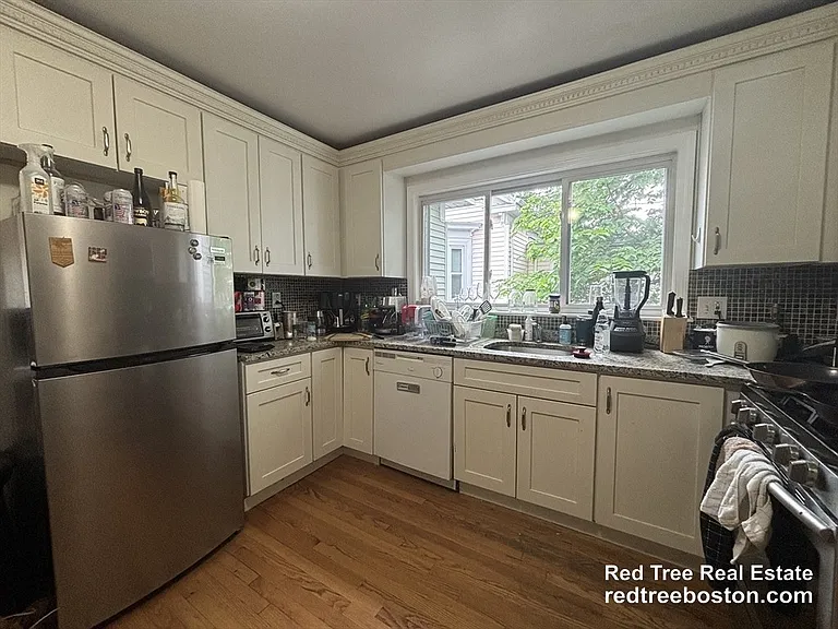 375 Prospect St — Photo 1