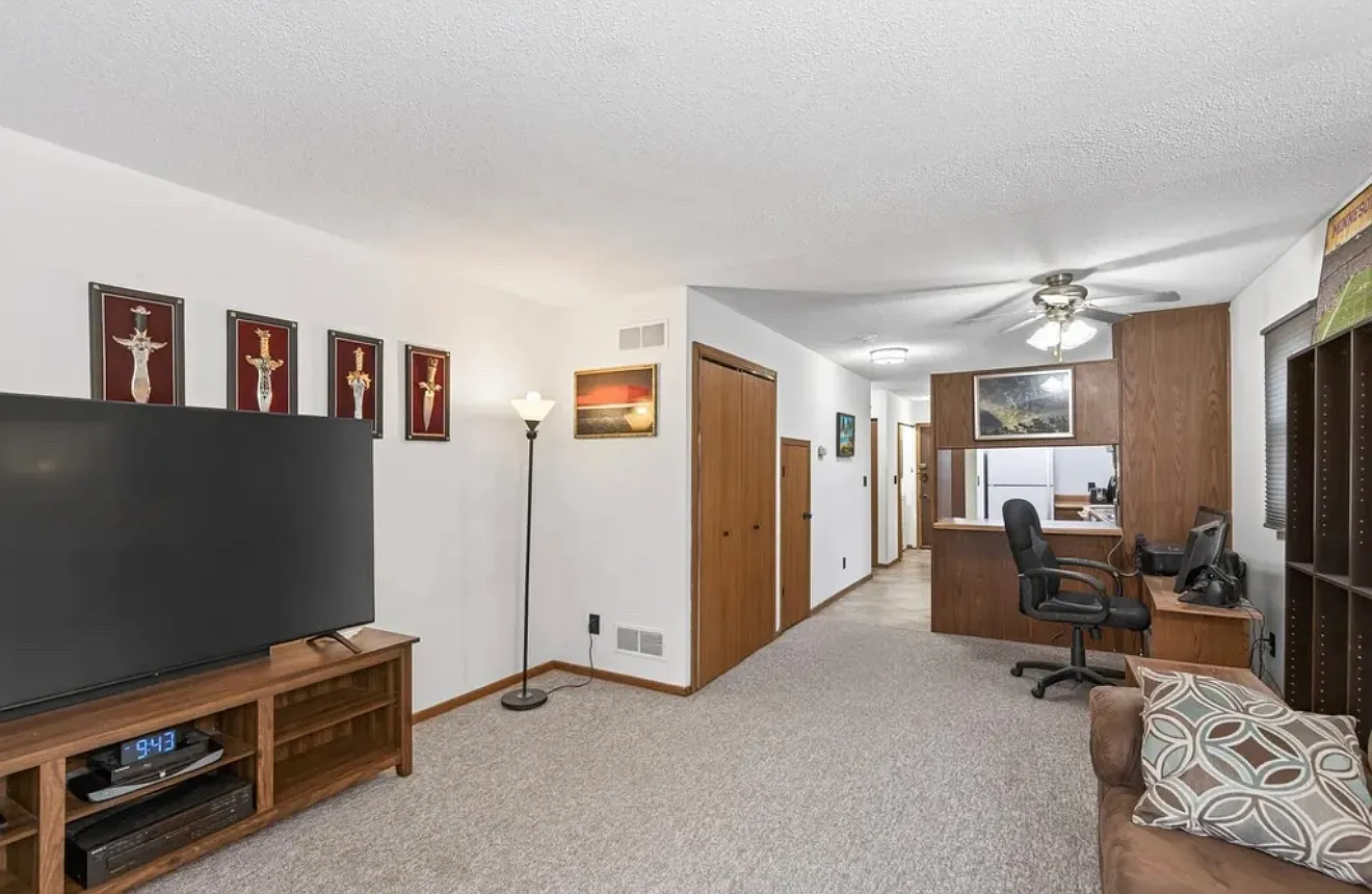 2 bed, 1100 sqft, $1,800 — Photo 3