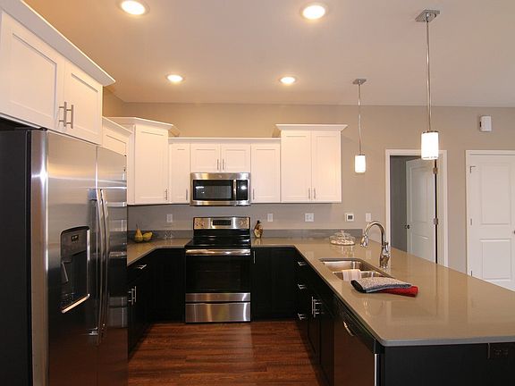 5th image of 1292 Daisy Cir