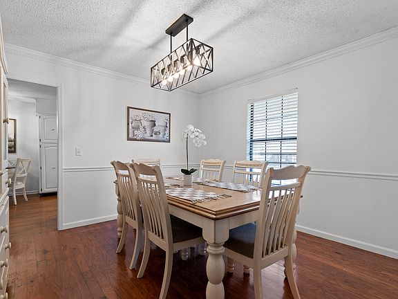 3rd image of 1716 Mountain Bay Dr