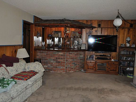 4th image of 1131 Illini Dr