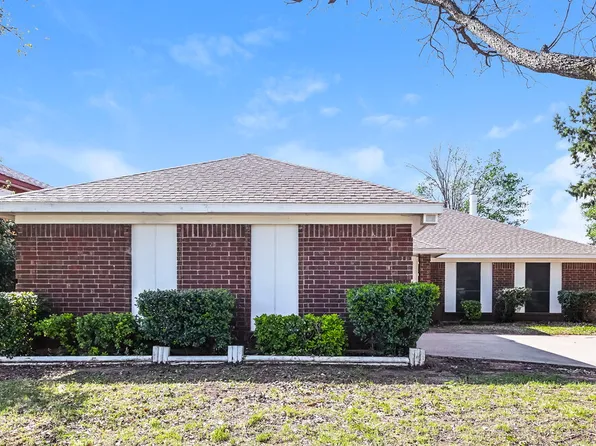 3309 Country Creek Ln, Fort Worth, TX 76123