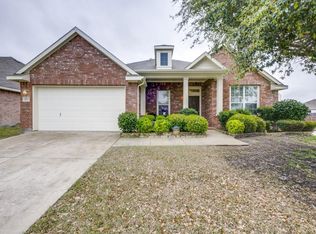 1025 San Antonio Dr, Forney, TX 75126