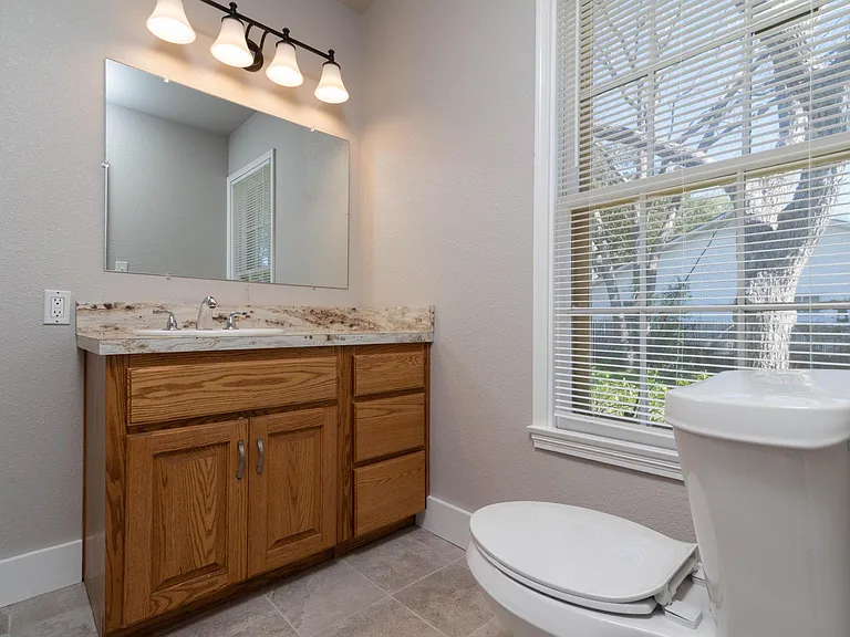 609 S Pecan Ave — Photo 8