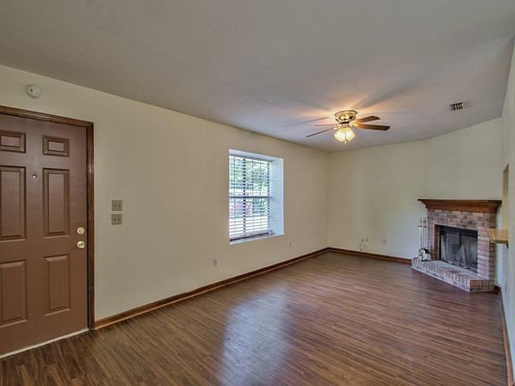 4th image of 2039 Gardenbrook Ln