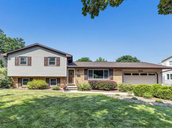 1633 Willard Ter, De Pere, WI 54115