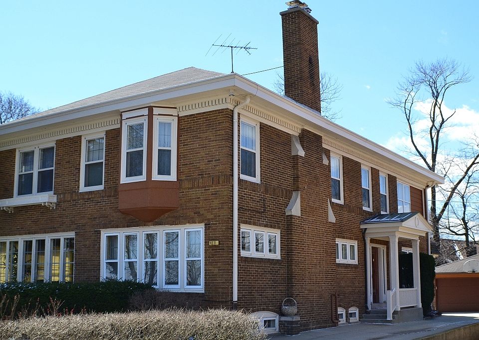4031 N. Lake Drive