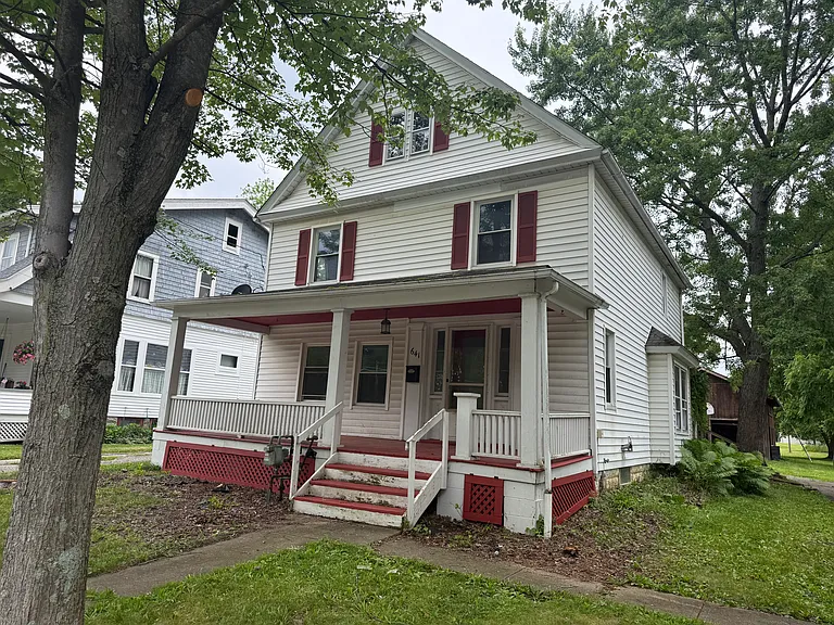 641 S Court St — Photo 2