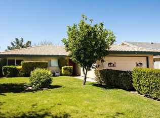 27430 Cloverleaf Dr, Helendale, CA 92342