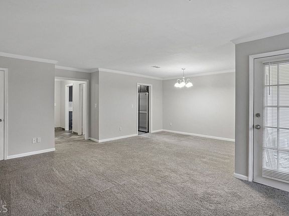 3rd image of 1408 Old Virginia Ct SE