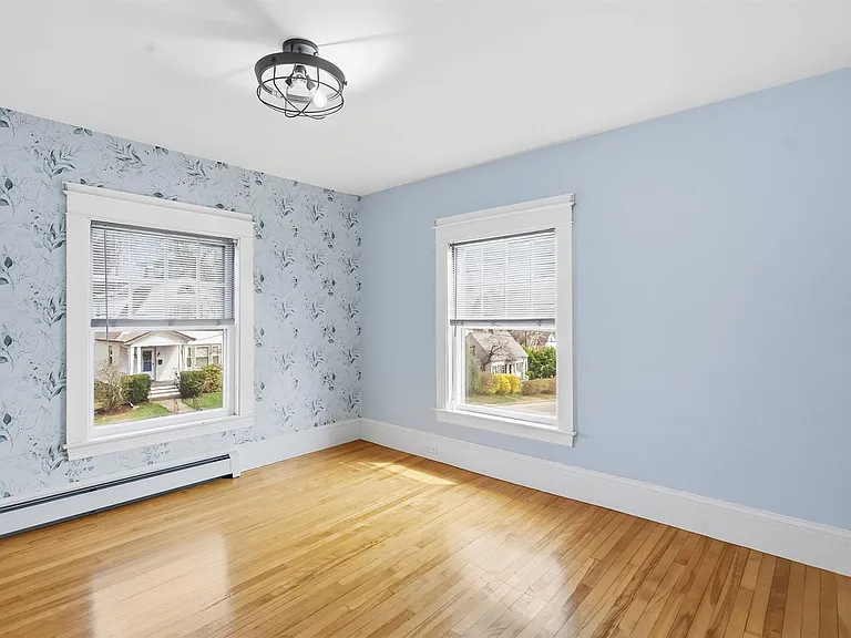 198 Linden St — Photo 10