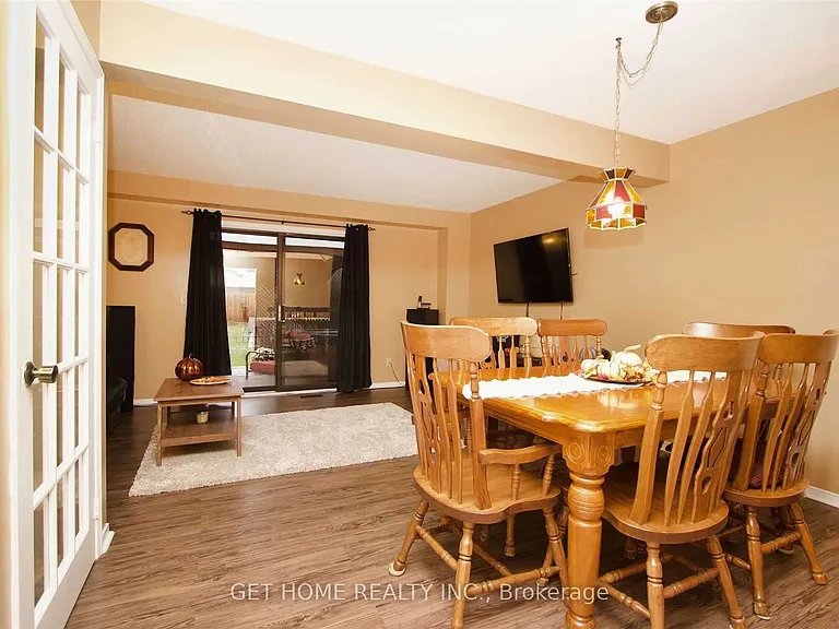 1310 Charter Cres — Photo 12