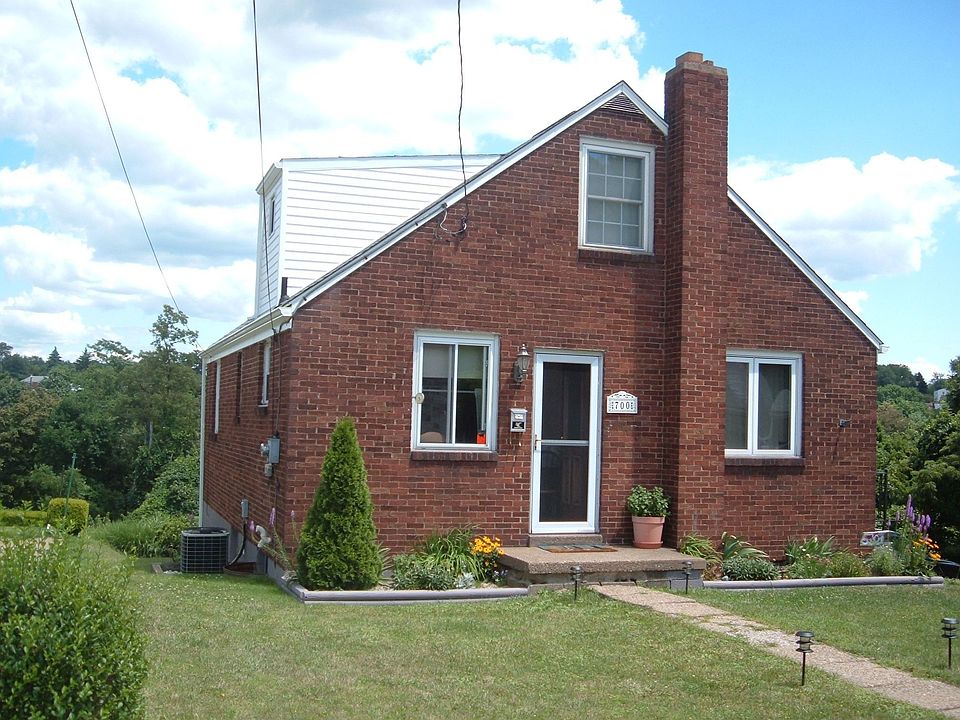 2nd image of 700 Old Farm Rd