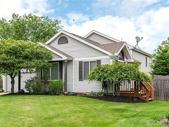 4th image of 822 Olde Farm Ct