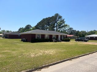 301 Terrace Dr, Headland, AL 36345