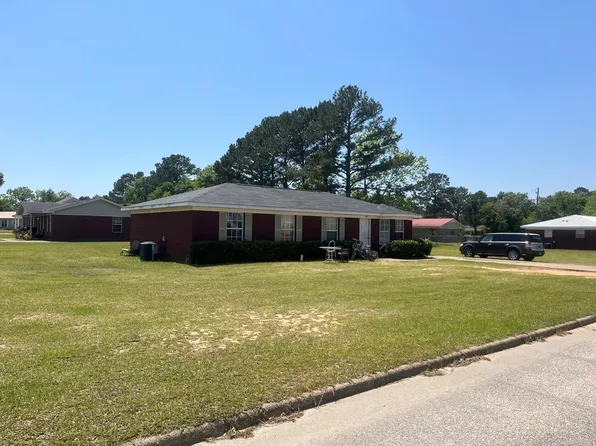 301 Terrace Dr, Headland, AL 36345
