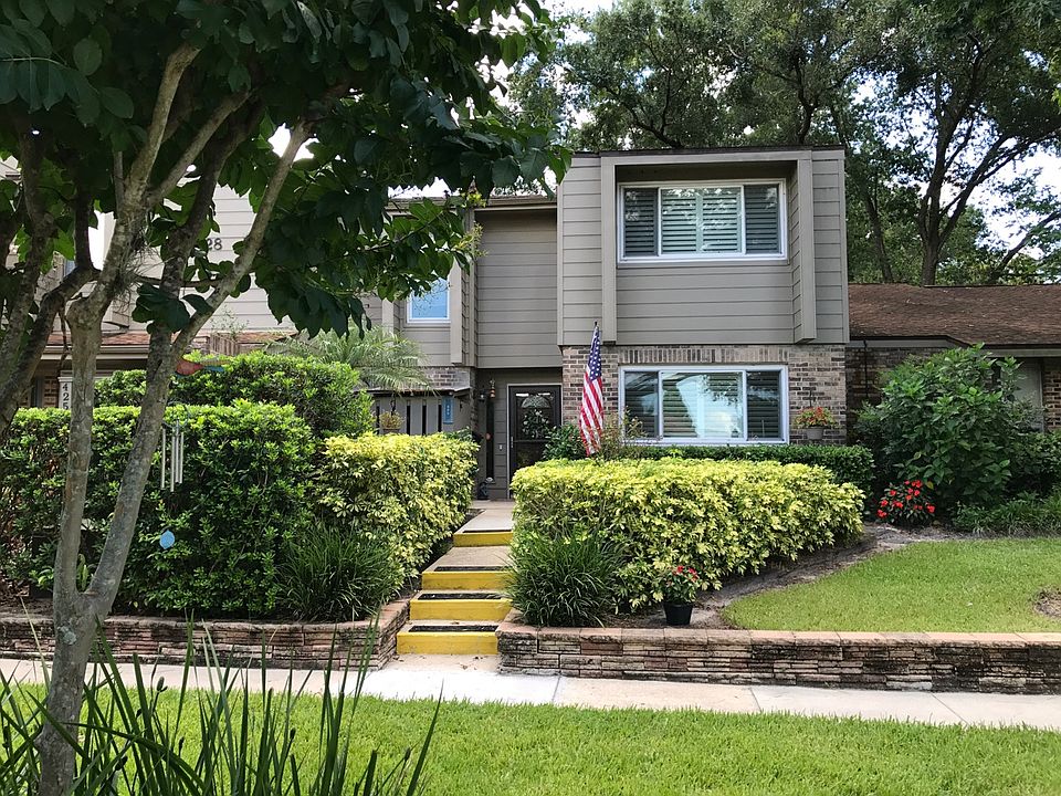 1st image of 423 Oak Haven Dr