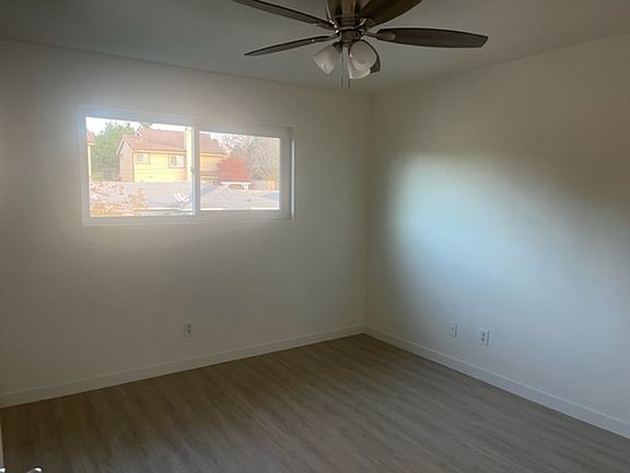 5th image of 200-220 W Hillside Ct #2