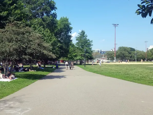 411 Manhattan Avenue image 9 of 9