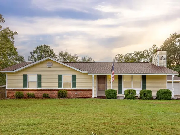 1303 Clearmont Dr, Dothan, AL 36301