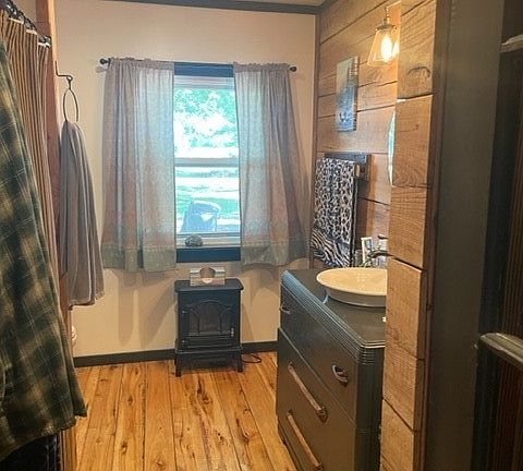 5th image of 1520 Road Y