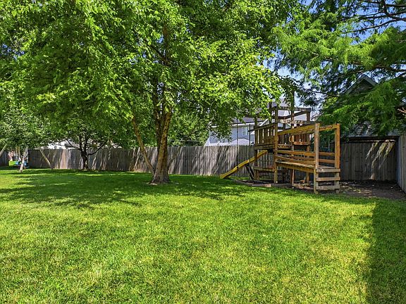 5th image of 181 Wildwood Place