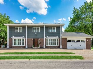 8825 Lowell Ter, Skokie, IL