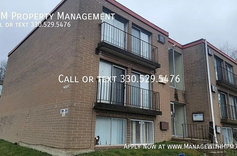 719 E Waterloo Rd #A — Photo 1