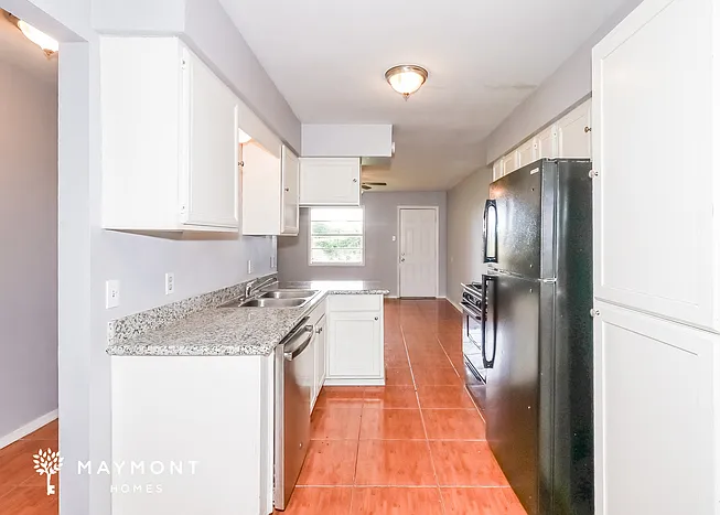 7126 Kings Dr — Photo 5