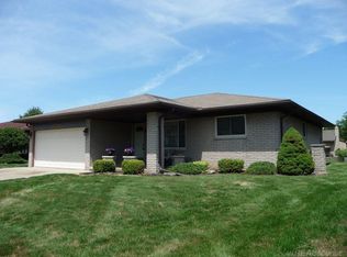 15283 Lincolnshire Ln, Fraser, MI 48026