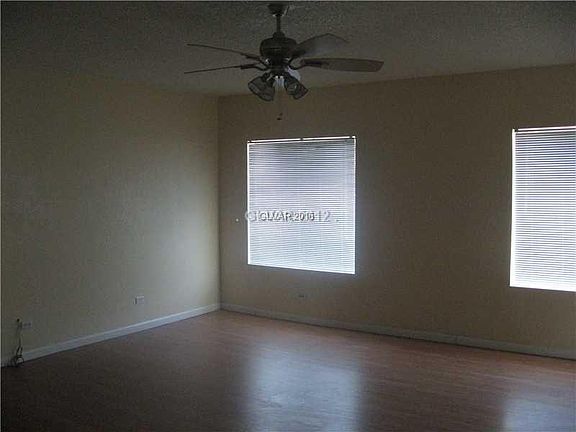3rd image of 2515 Siesta Ave