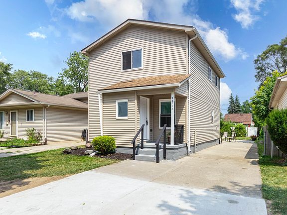 2nd image of 22714 Heussner Ave