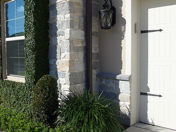 3rd image of 584 Seven Oaks Blvd