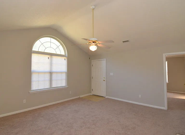 3609 Dayton St — Photo 3