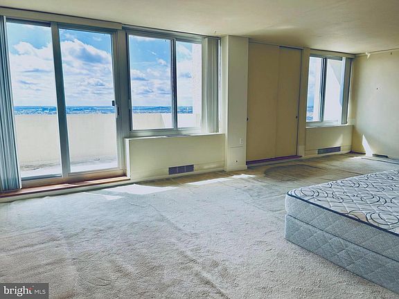 4th image of 604 S Washington Sq APT 3111
