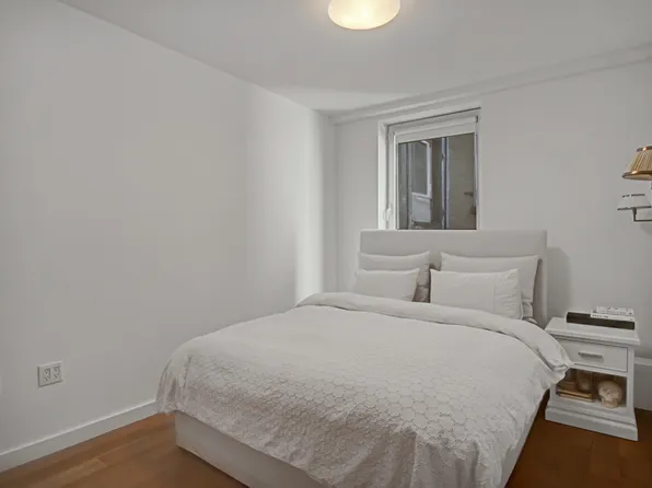 119 Chambers Street image 17 of 22