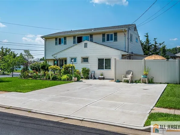 89 Whitman St, Carteret, NJ 07008