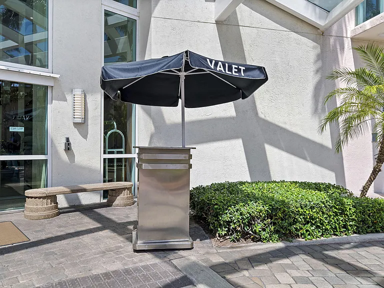 347 N New River Dr E #610 — Photo 36