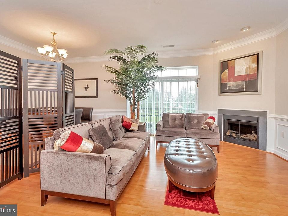 1st image of 820 Belmont Bay Dr APT 106