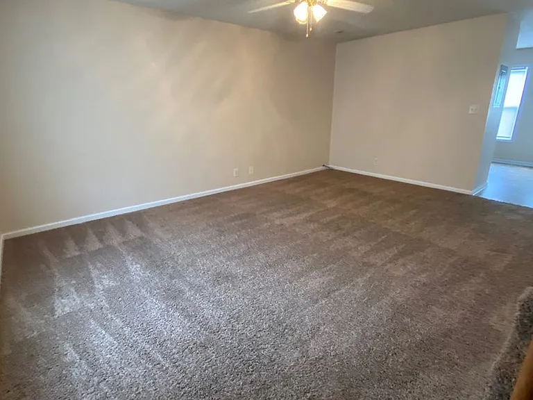 512 Patriot Park Ct — Photo 2