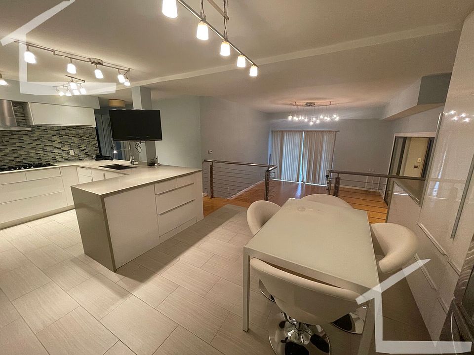1st image of 59 Broadlawn Park #2