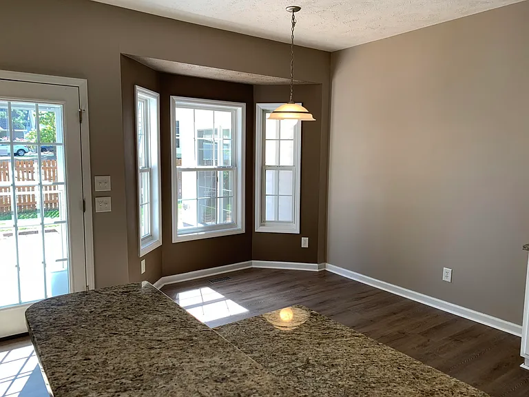 1455 Longleaf Dr E — Photo 5