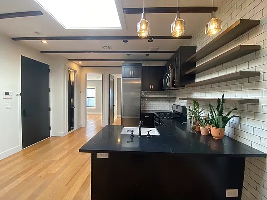 Rented by Lodger Corp | media 25