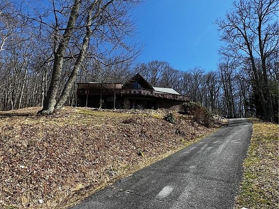 2nd image of 299 Meadow Avenue