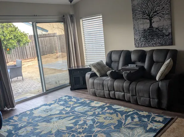 9383 Soaring Oaks Dr, Elk Grove, CA 95758