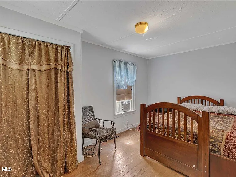 68 Marvin St — Photo 3