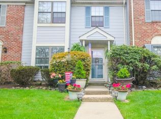 42 Pear Tree Ln, Franklin Park, NJ 08823