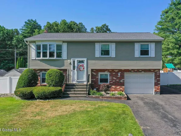 27 MELISSA Court, Colonie, NY 12205