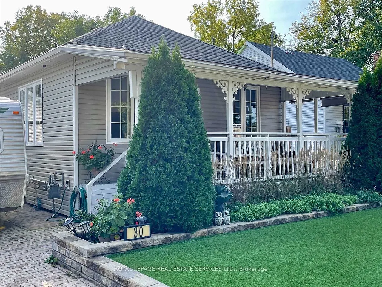 2 bed, $2,900 — Photo 2