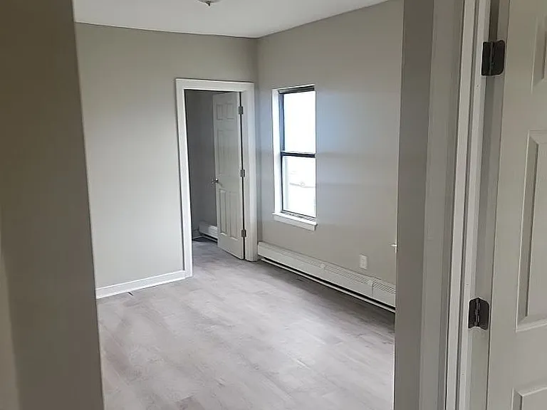222-224 Maple Ave — Photo 6